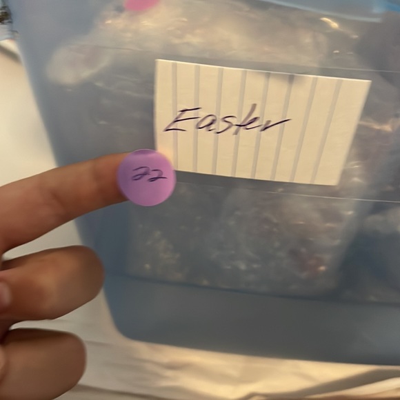 Vintage Ceramic Painted Egg Floral Decorative Collector Egg Paper Weight - Picture 6 of 6